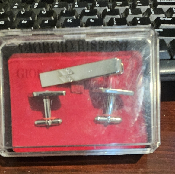Giorgio Bissoni cufflinks and tie clip set - Picture 1 of 3